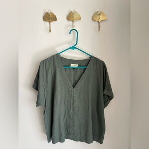 Universal Thread Olive Green V-Neck Short Sleeve Top